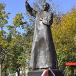 Relikwie i pomnik ks. Popiełuszki w Suchowoli