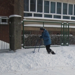 Białystok: Na większości chodników zalega śnieg. Posypią się mandaty