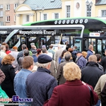 Tłumy białostoczan przyszły oglądać pierwszy w mieście autobus hybrydowy [ZDJĘCIA]