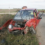 Zderzenie forda z daewoo. Kierowca matiza trafił śmiegłowcem do szpitala