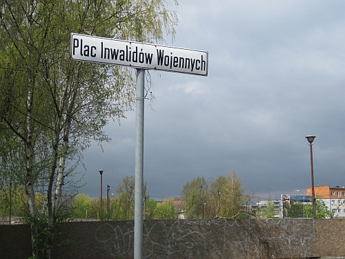 Plac Inwalidów Wojennych pozbawiono nazwy. Powstaje na nim Galeria Jurowiecka