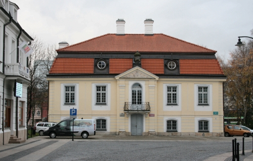 Spacer historyczny z okazji Święta Niepodległości. Patriotyczne pieśni i smakowite bułki 