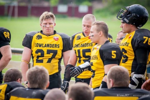 Futbol amerykański. Lowlanders nie dali szans Mustangs Płock