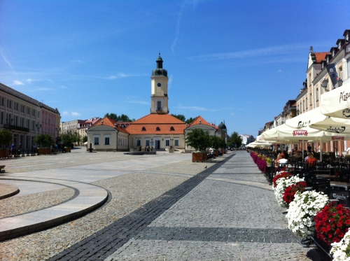 Piknik na Rynku Kościuszki i kiermasz z atrakcjami. Stowarzyszenie "My dla innych"