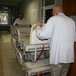 Nowoczesne łóżka trafiły do hospicjum. Za kilka tygodni otwarcie nowej części budynku