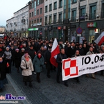 Obchody rocznicy katastrofy smoleńskiej. Ulicami Białegostoku przeszedł marsz pamięci [ZDJĘCIA]