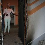 Podpalenie drzwi mieszkania polsko-hinduskiego małżeństwa. Sprawa umorzona