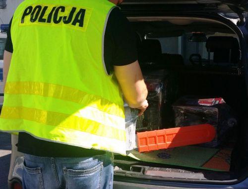 Sprzedawali podrobione elektronarzędzia. Dwóch Włochów w rękach policji