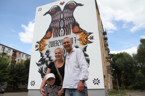 Mural na Zwierzynieckiej już gotowy. Wygląda jak podlaska wycinanka