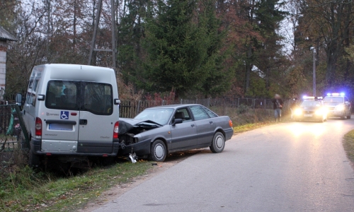 Trzy osoby ranne w wypadku spowodowanym przez pijanego kierowcę