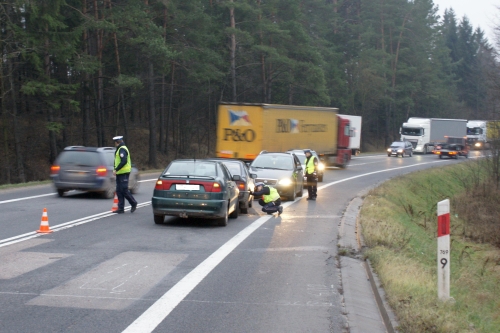 26-latek zginął pod kołami samochodu. Leżał na środku drogi