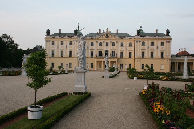 Pałac Branickich jak plansza do gry. Niezwykłe urodziny Izabeli