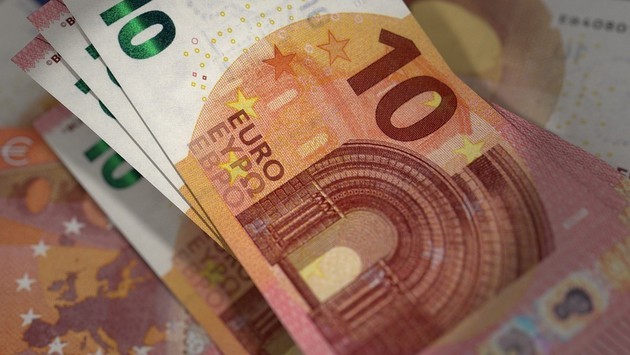 10 euro łapówki za niewypisanie mandatu