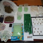 Duże ilości narkotyków i amunicja w jednym z mieszkań na Wysokim Stoczku