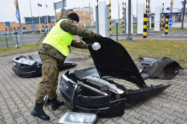 Autem przewozili 29 części samochodowych. Wszystkie były kradzione