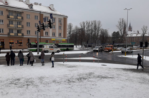 Zima w Podlaskiem. Kolizje i drzewa na drogach