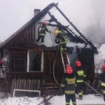 Pożar drewnianego domu. Strażacy znaleźli zwęglone ciało kobiety