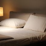 Odpowiednie warunki w sypialni to klucz do rozwiązania problemu braku snu