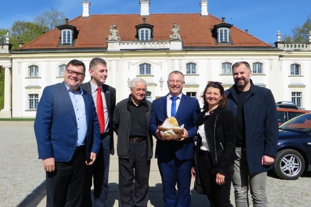 Tańce, kulinaria i śpiew. Majowy festyn na dziedzińcu Pałacu Branickich