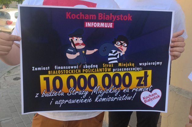 Policjanci pracują na meblach ze śmietnika - twierdzi kandydat na prezydenta Białegostoku