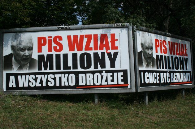 PiS odpowiada na bilbordy opozycji. "Zapraszamy do walki na argumenty"