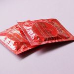 Prezerwatywy dostępne w urzędach i szkołach - taki pomysł ma kandydatka do sejmiku