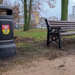 W Białymstoku pojawiły się ławki i śmietniczki odporne na zniszczenia