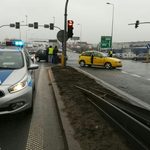 Pas ruchu do Warszawy zablokowany. Jedną osobę przewieziono do szpitala