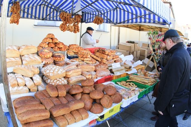 Białostocki Jarmark Wielkanocny. Na rynku kupisz wszystko, co potrzebne na świąteczny stół