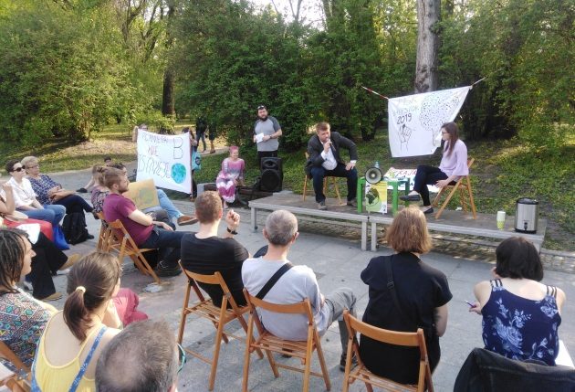 Protestowali przed Teatrem Dramatycznym