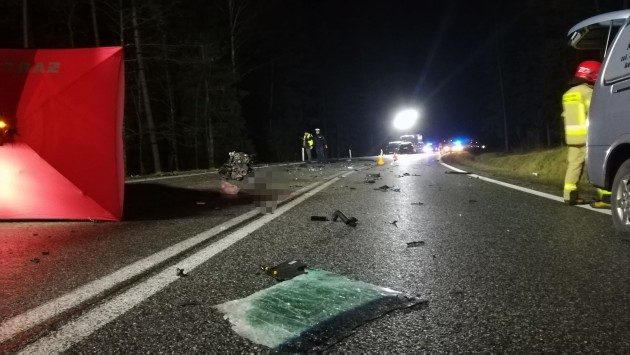 Katrynka. Kierowca nie żyje, pasażerka jest w szpitalu