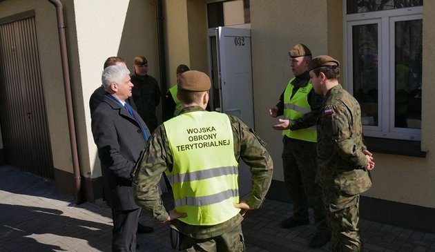 Środki ochrony osobistej dla szpitali, stacji krwiodawstwa i pogotowia