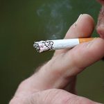 Czy wolno palić papierosy w maseczce?
