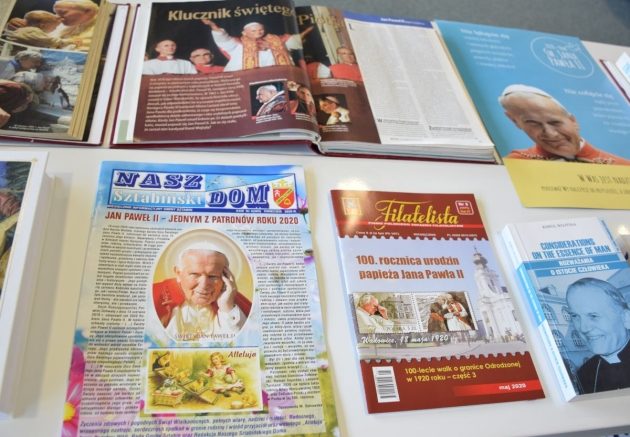Książnica Podlaska uczci Jana Pawła II. Wystawy w internecie i esej