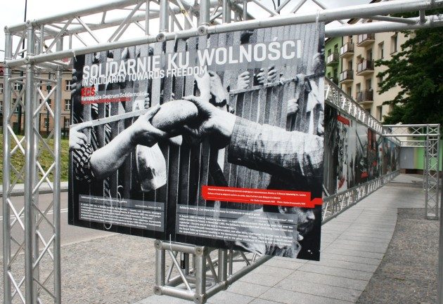 Wybory, które skończyły komunizm. W centrum Białegostoku można oglądać wystawę