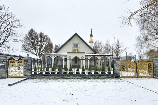 Meczet przy ul. Piastowskiej otwarty po remoncie. Ma już minaret