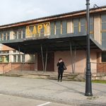 Jest zamknięty i obskurny. Czy dworzec kolejowy w Łapach zostanie odnowiony?