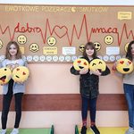 Uczniowie białostockiej podstawówki szyją maskotki, by pomóc innym