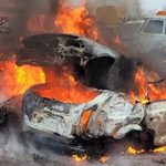 Pożar w Łapach - spłonęło 8 samochodów