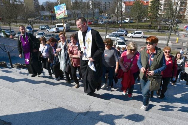 X Piesza Pielgrzymka w Białymstoku. Kierowcy muszą liczyć się z utrudnieniami