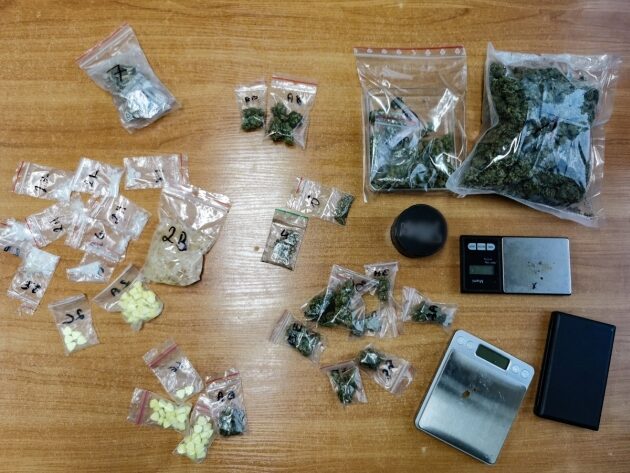 Marihuana, mefedron, ekstazy i nie tylko - policjanci znaleźli narkotyki u 16-latka