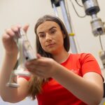 Praca dyplomowa studentki pomoże w badaniach odkształceń plastyczno-sprężystych