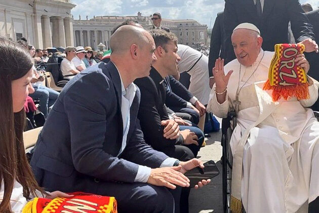 Papież Franciszek otrzymał od wiernych z Białegostoku nietypowy prezent