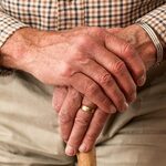 Seniorzy z Białegostoku mogą otrzymać pomoc m.in. w umówieniu wizyty u lekarza