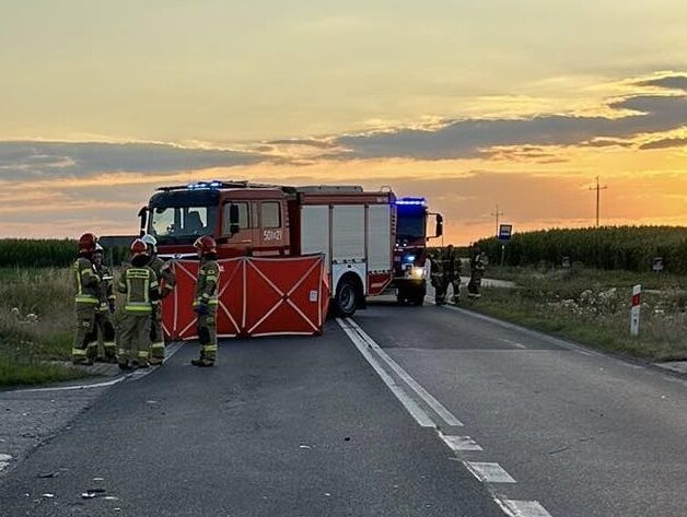 Próbował wyprzedzić lawetę. Motocyklista zginął na miejscu