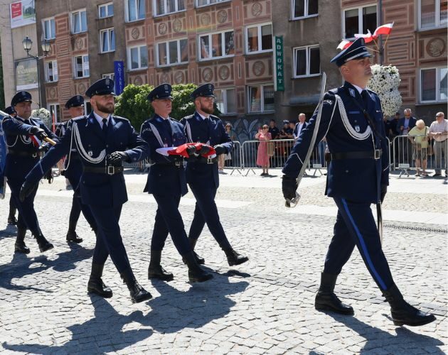 Święto Policji w Białymstoku.  Były awanse, odznaczenia i piknik dla mieszkańców regionu