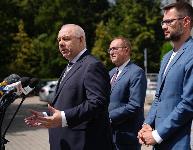 PiS chce bronić dobrego imienia służb mundurowych. Powstaje specjalny komitet