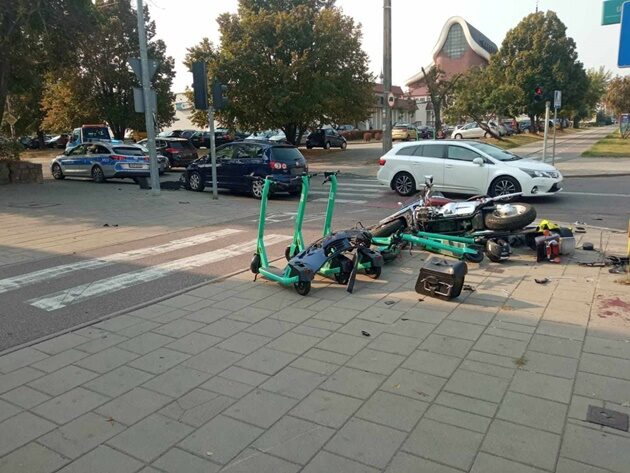 Wypadek na Dziesięcinach. Motocyklista trafił do szpitala