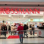 Drogeria Rossmann w Galerii Jurowiecka ponownie otwarta. Sklep przeszedł gruntowny remont 