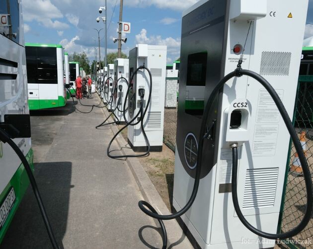 30 nowych autobusów elektrycznych zasili flotę komunikacji miejskiej